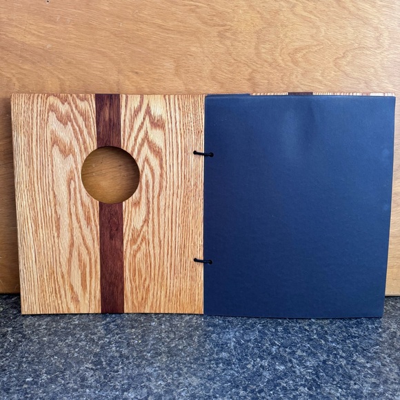 Red Oak and Makore Wood Photo Album With Cutout - Picture 4 of 5